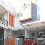 RedDoorz Syariah near Universitas Merdeka Malang
