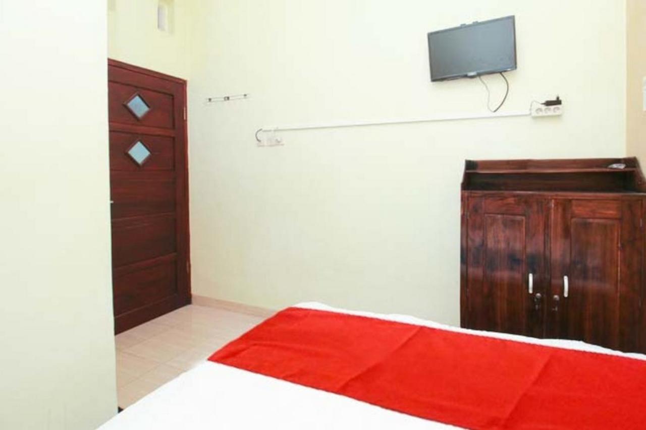 Wisma tamu Reddoorz Syariah Near Universitas Merdeka *